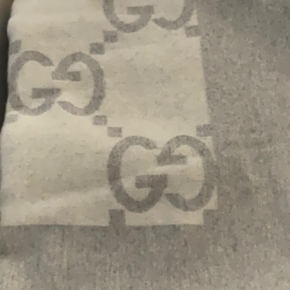 NEW AUTH GUCCI GG logo grey luxury throw blanket monogram fringe 72”x 54” - Picture 5 of 12